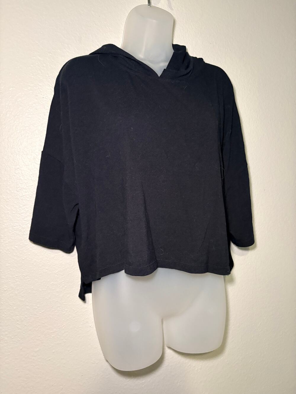 Fabletics Cropped 3/4-Sleeve Pullover Hoodie - size L